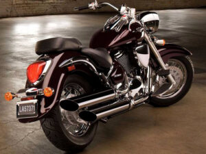 Suzuki Intruder C800 back