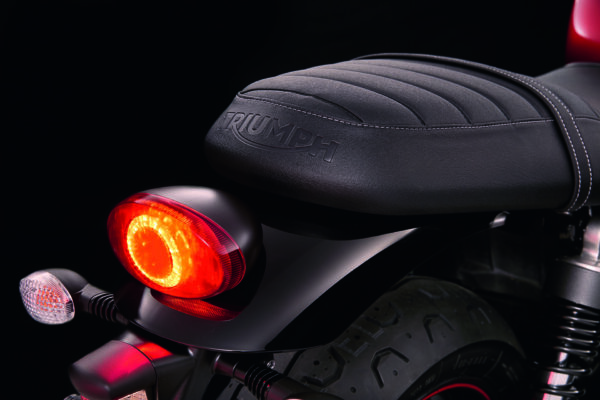 Triumph Street Twin 2016 taillight