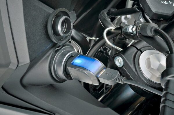 Suzuki V-Strom 650 2017 12v socket