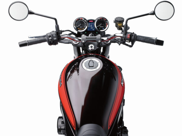 Kawasaki Z900RS 2018 Candytone Brown Candtone Orange cockpit