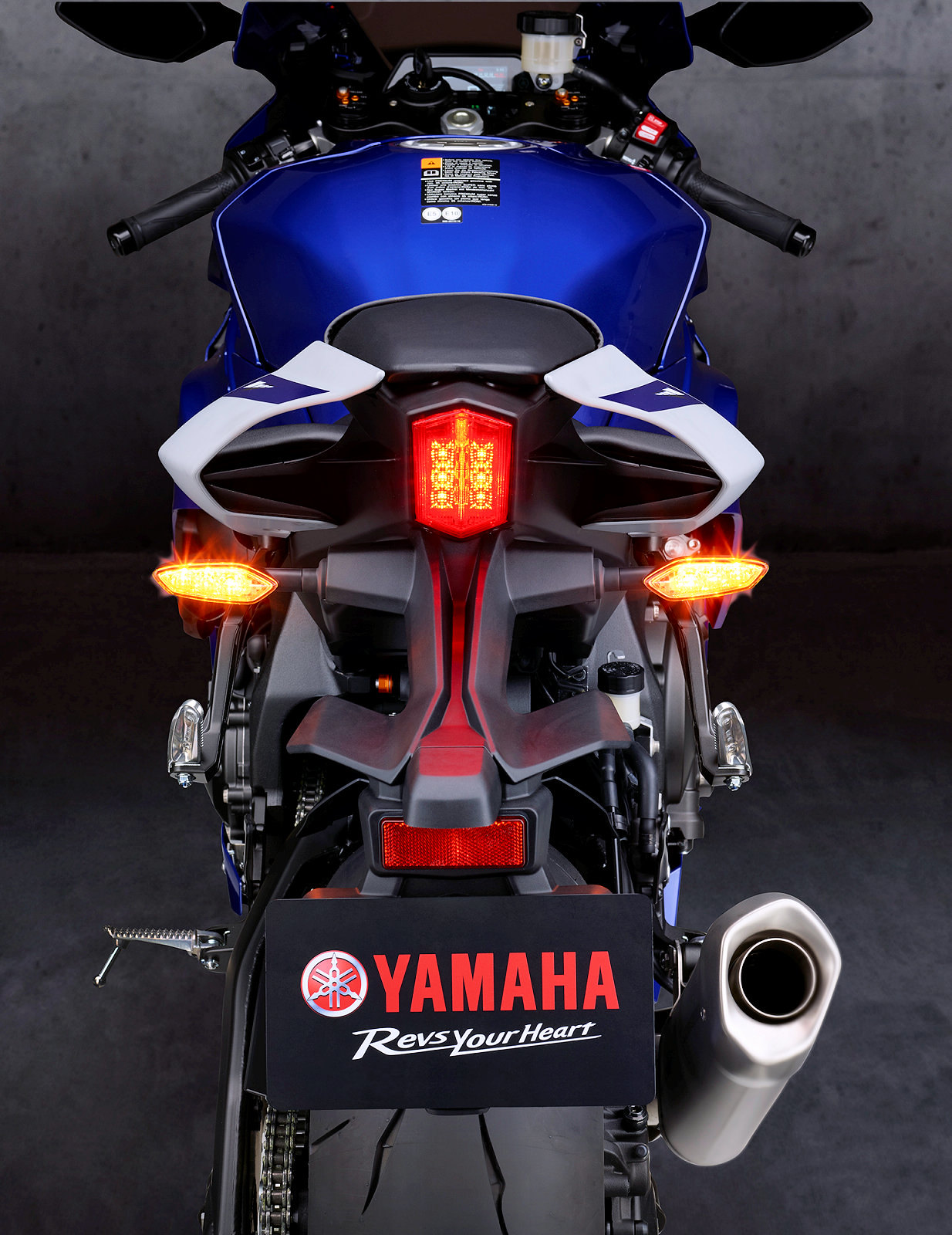Yamaha r1 bs6 cheap