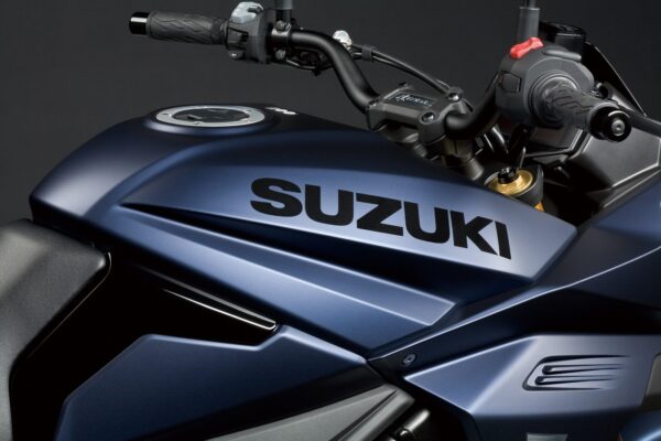 Suzuki Katana 2023 cockpit