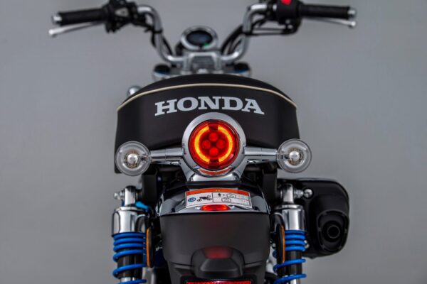 Honda Monkey 2022 Pearl Glittering Blue taillight