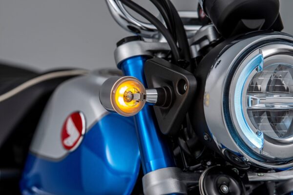 Honda Monkey 2022 Pearl Glittering Blue headlight