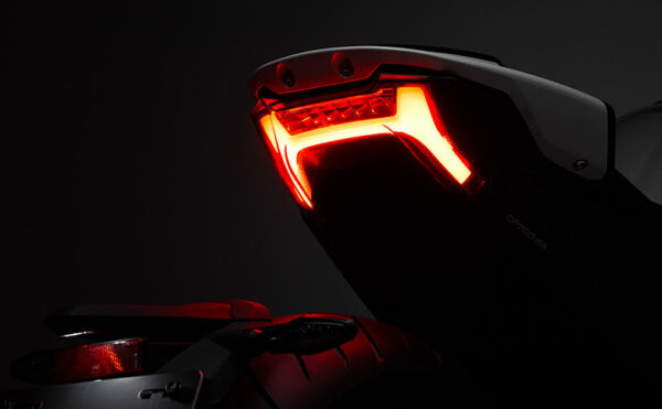 CFMoto 700CL-X Sport 2022 taillight
