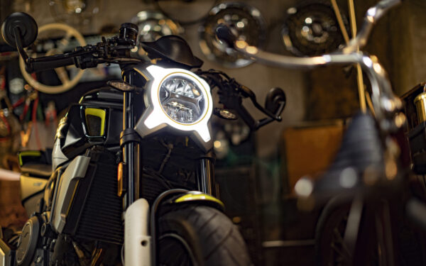CFMoto 700CL-X Sport 2022 headlight
