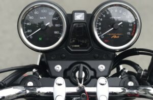 Honda CB400 Super Four 2014 dashboard