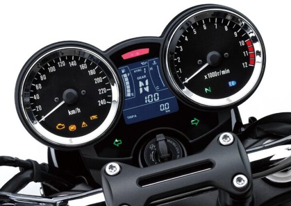Kawasaki Z900RS 2018 dashboard