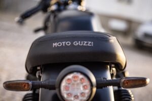 Moto Guzzi V7 Stone 2023 back
