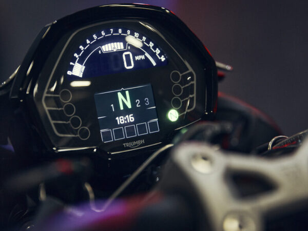Triumph Street Triple 765 R 2023 dashboard