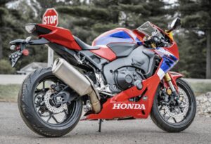Honda CBR1000RR 2022 back