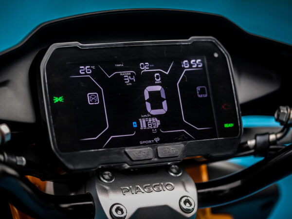 Piaggio 1 2022 Sunshine Mix dashboard