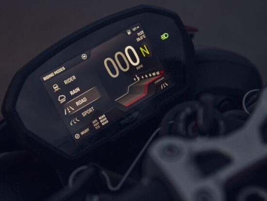 Triumph Street Triple 765 RS 2023 dashboard