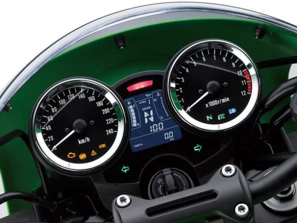 Kawasaki Z900RS Cafe 2018 dashboard