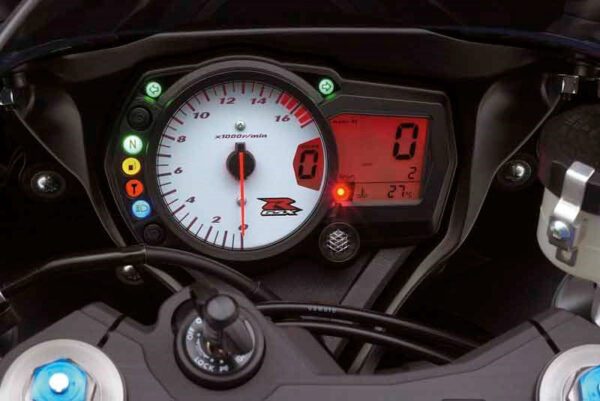 Suzuki GSX-R750 2023 dashboard