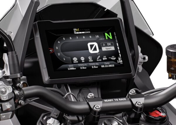 KTM 1290 Super Adventure S 2023 dashboard