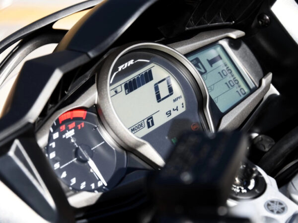 Yamaha FJR1300AE FJR1300ES 2023 dashboard