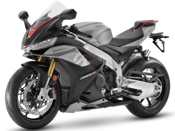 Aprilia RSV4 2021 front