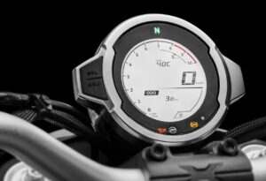 CFMoto 700CL-X Heritage 2023 dashboard