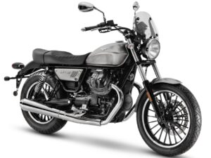 Moto Guzzi V9 Roamer 2023 front