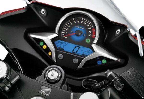 Honda CBR250R 2011 dashboard