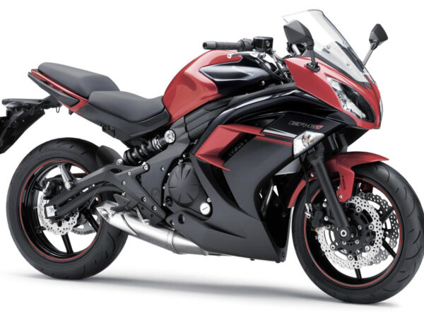 Kawasaki ER-6F 2016 front