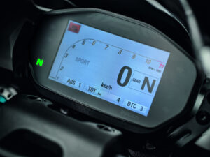 Ducati Monster 1200 R 2016 dashboard