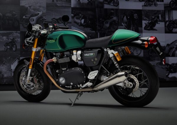 Triumph Thruxton Final Edition 2024 Competition Green back