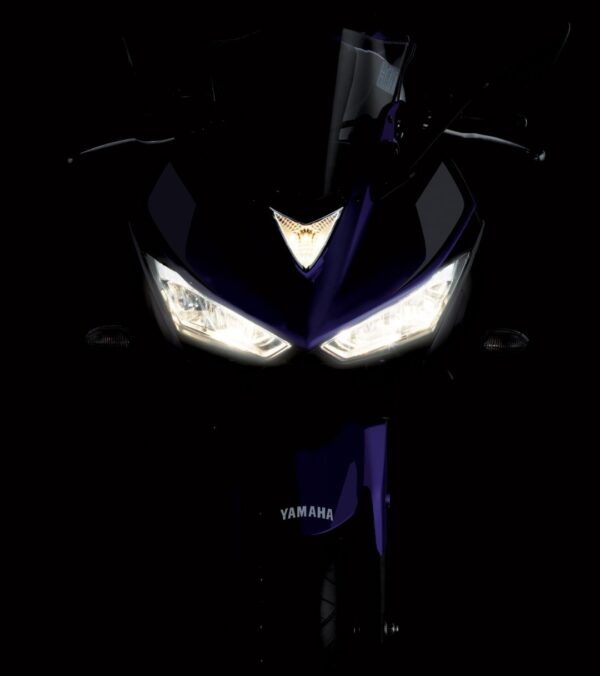 Yamaha YZF-R3 2015 night lights