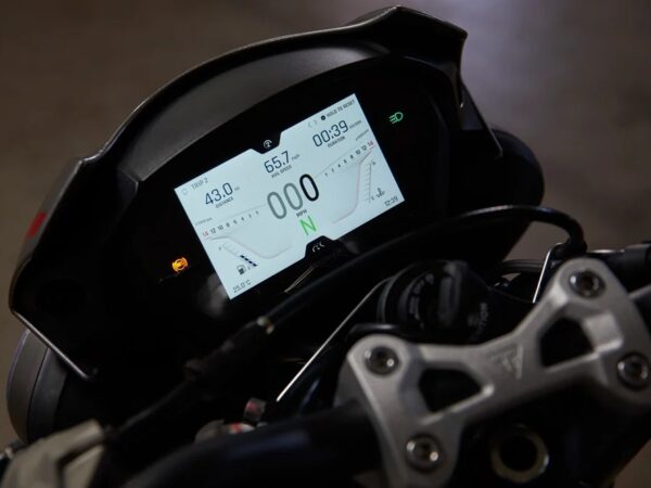 Triumph Street Triple RS 2020 dashboard