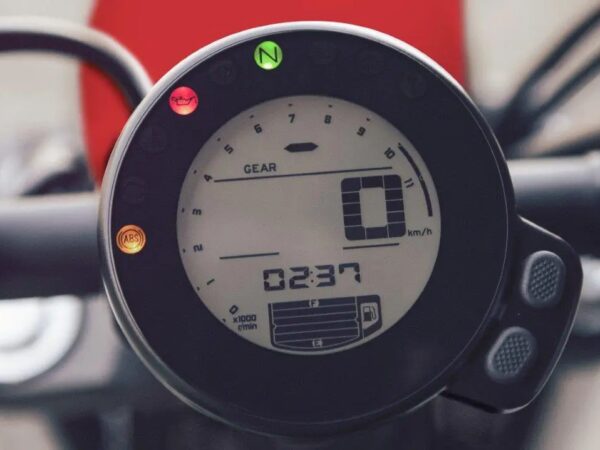 Yamaha XSR700 2020 dashboard