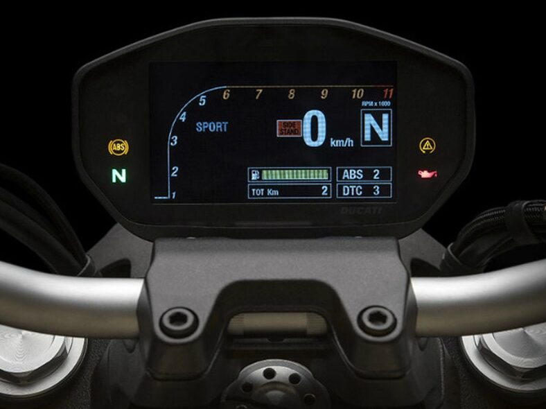 Ducati Monster 821 2018 2020 Specs and ergonomics