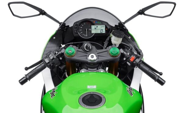 Kawasaki ZX-6R 636 2015 cockpit