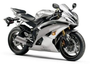 Yamaha YZF-R6 2008 silver front