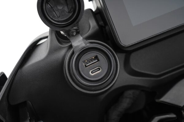 Benelli TRK 702 2024 USB ports