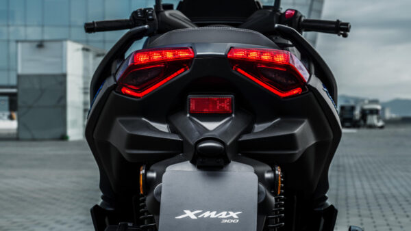 Yamaha XMAX 300 2024 tailight