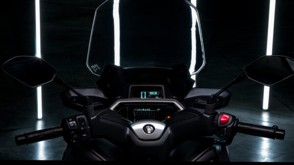 Yamaha XMAX 300 Tech Max 2024 cockpit