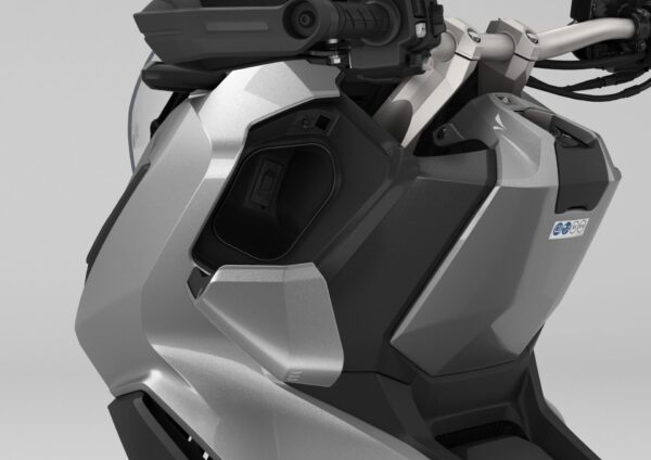 Honda ADV350 2022 front storage