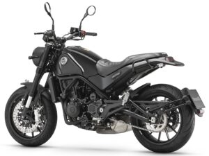 Benelli Leoncino 500 2023 black back
