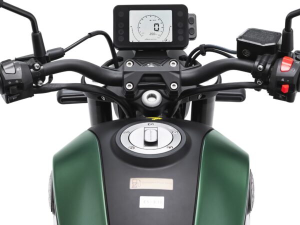 Benelli Leoncino 125 2024 green dashboard