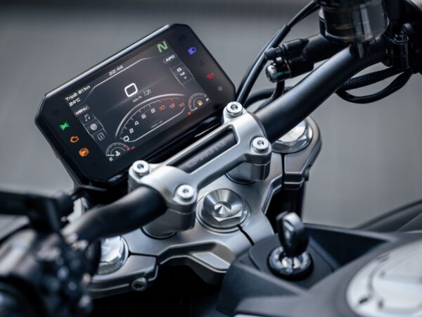 CFMoto 450NK 2024 dashboard
