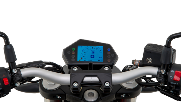 Benelli 302S 2019 cockpit