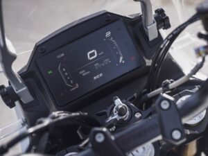 CFMoto 650MT 2023 dashboard