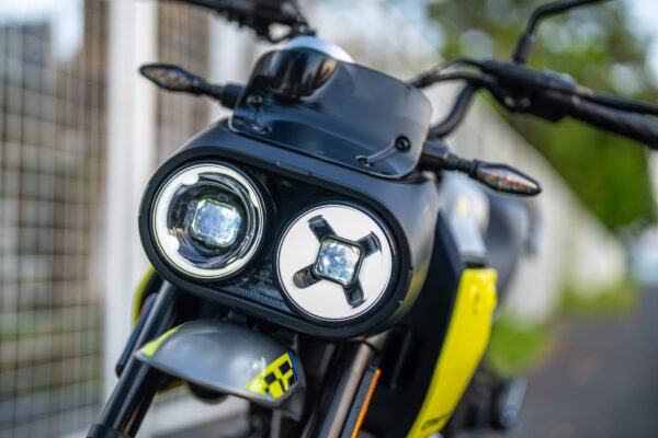 CFMoto XO Papio Trail 2024 Galaxy Grey headlight