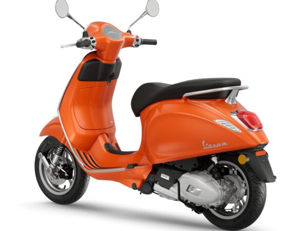 Vespa Primavera 125 2024 Arancio Impulsivo back