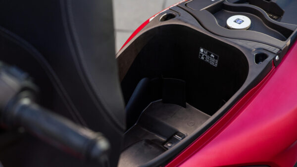 Yamaha RayZR 2024 under seat storage