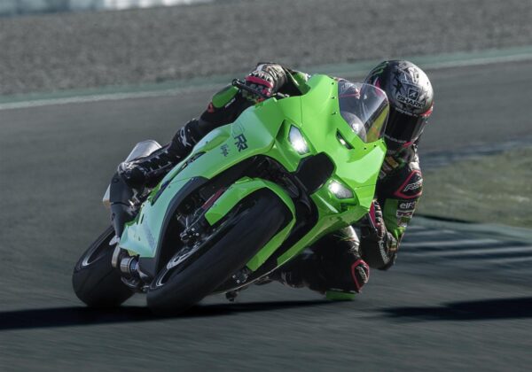 Kawasaki Ninja ZX-10RR 2024 Lime Green headlight