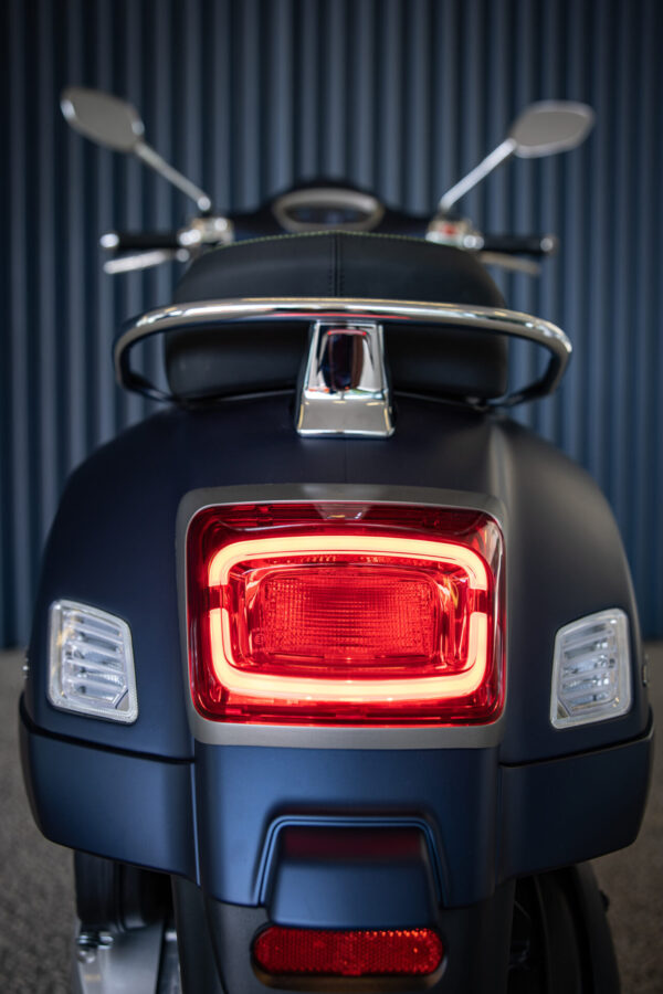 Vespa GTS Super Tech 125 2023 taillight