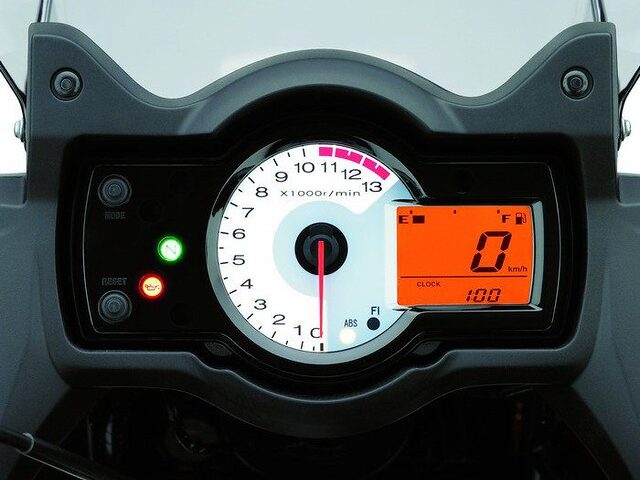 Kawasaki Versys 650 (2010-2014) - Specs and ergonomics