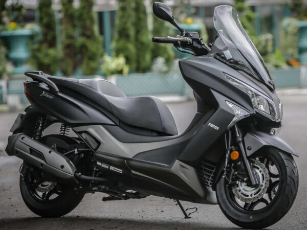Kymco X-Town 125 2024 Matt Black front